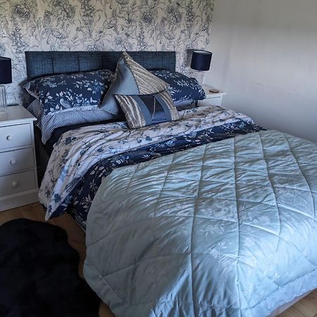 Cosy Cottage With Sea & Mountain Views Карнлау Экстерьер фото