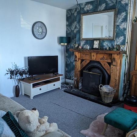 Cosy Cottage With Sea & Mountain Views Карнлау Экстерьер фото