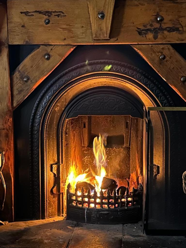 Cosy Cottage With Sea & Mountain Views Карнлау Экстерьер фото