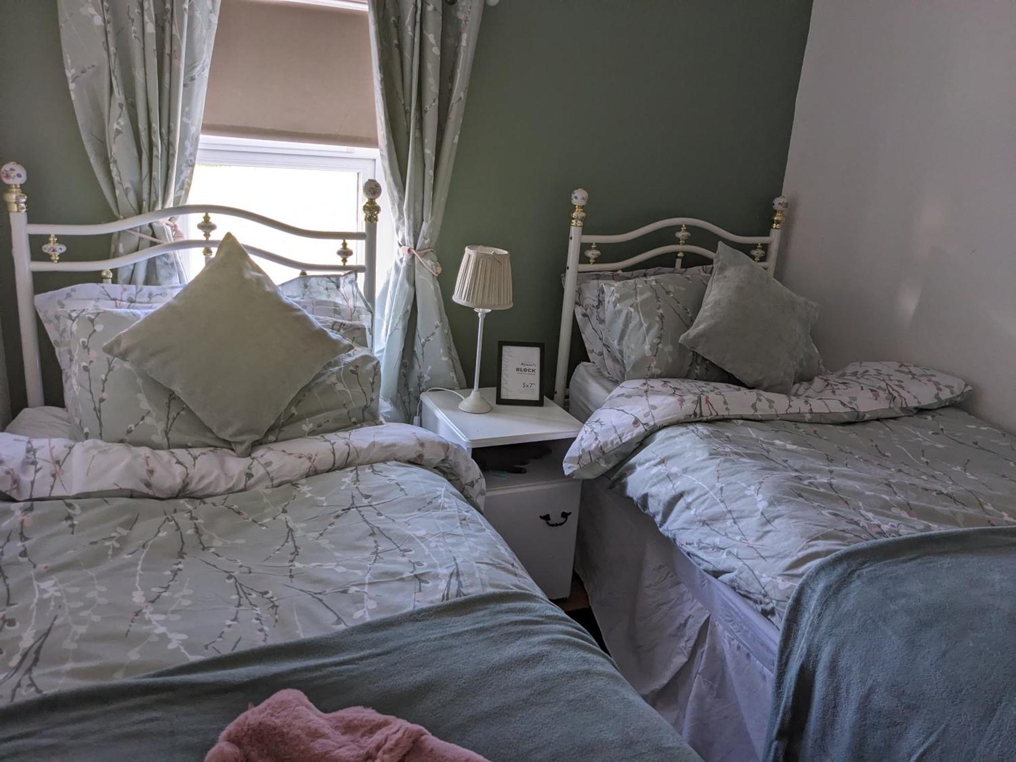 Cosy Cottage With Sea & Mountain Views Карнлау Экстерьер фото
